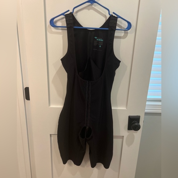 Marena Recovery Female Curves High Back girdle - Picture 11 of 12